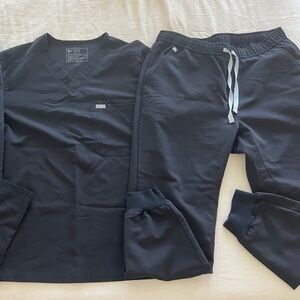 Figs Men’s Scrub Set